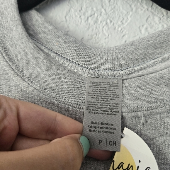 Santa Christmas S Grey Cotton Crewneck Sweatshirt NWT - Picture 4 of 4